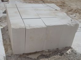 bloque de marmol troceado