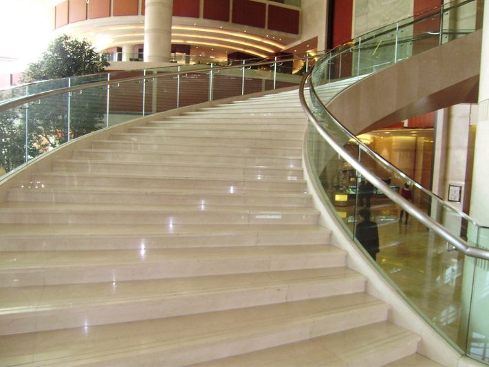 Imagen de marmol en escaleras